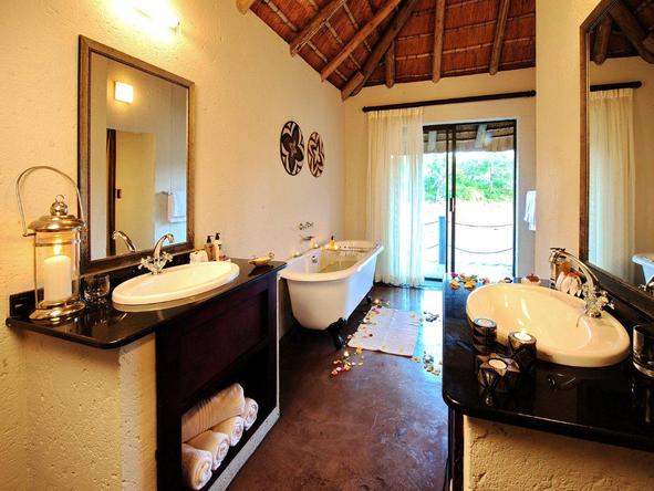 Fitzpatrick’s at Jock -Bathroom 